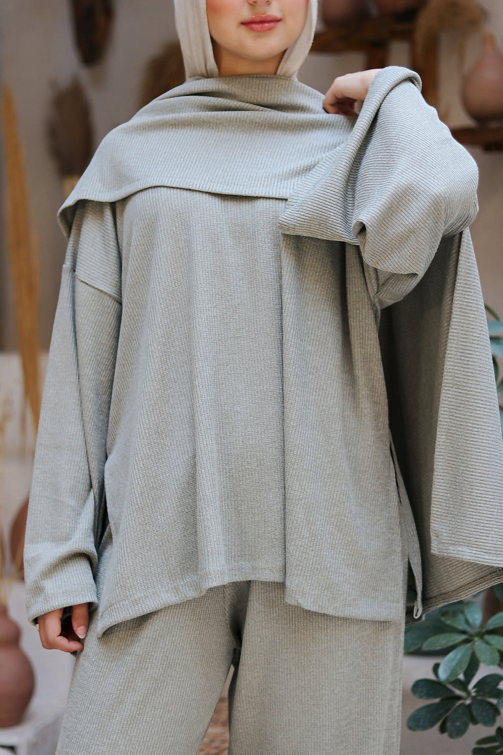 سترة هَيبة زيتي هادئ